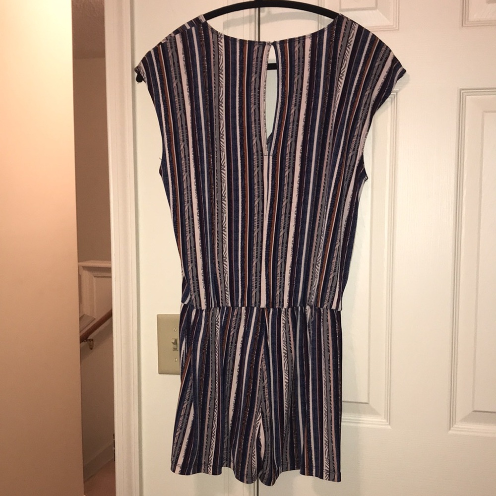 Romper - Picture 3 of 4